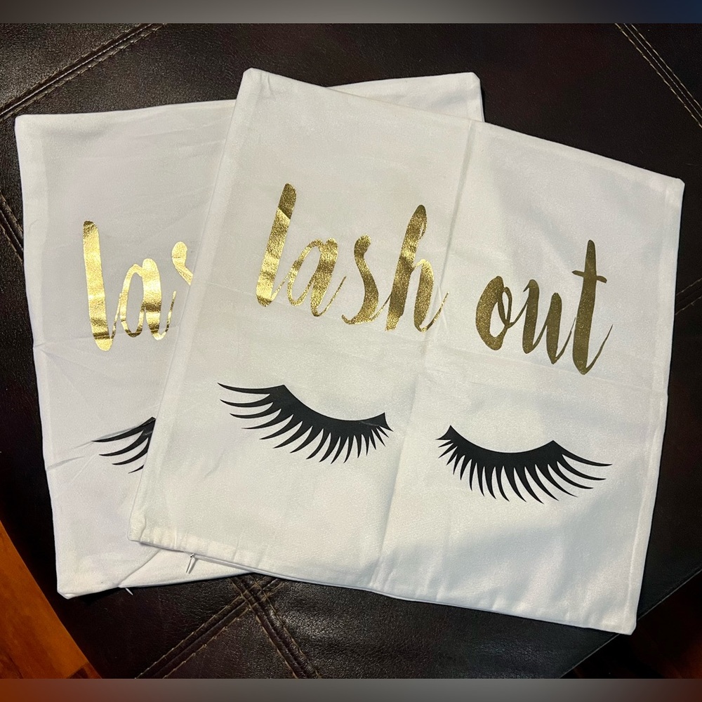 NEW 2 Pc Girl Eyelash Decorative Cushion Covers Pillowcase Pillows Glam 18 X 18